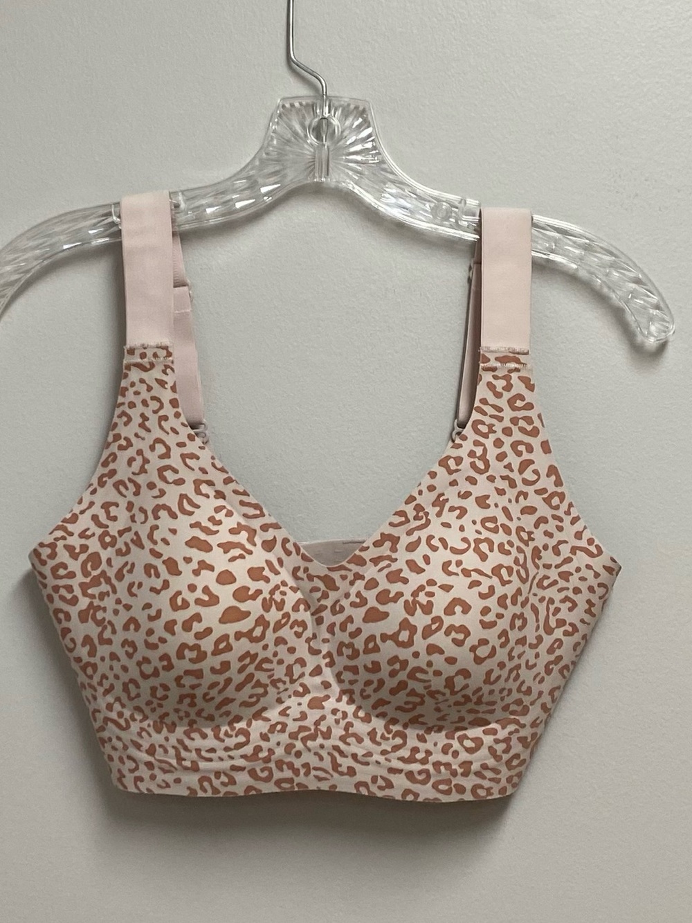 SHECURVE wireless Leopard-Print Comfort Bra - cream tan size Medium
